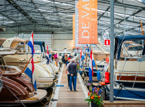 Vielfältiges Angebot an Yachten auf der Herbstmesse der Motorboot Sneek